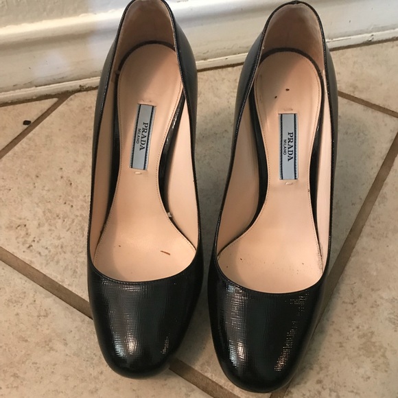 Prada heels - Picture 1 of 6